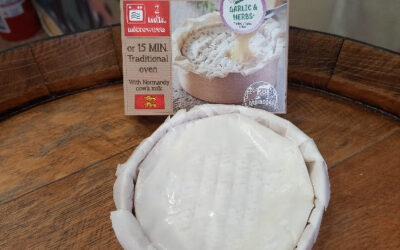 FrenchMarketNews 21Mar2024-Easter Cheese platters-Camembert garlic bake-BrieTruffle-Vacherousse-Delice-FrenchMarketRecipe 2024 13 Salade chevre figues