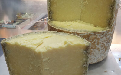 French Market News 24Mar2025-Auvergne gold-Vat-Forme d’Ambert-Bleu d Auvergne-Cantal-Lentilles de Puy-French Market Recipe 2025 16 Guanduja choc sauce